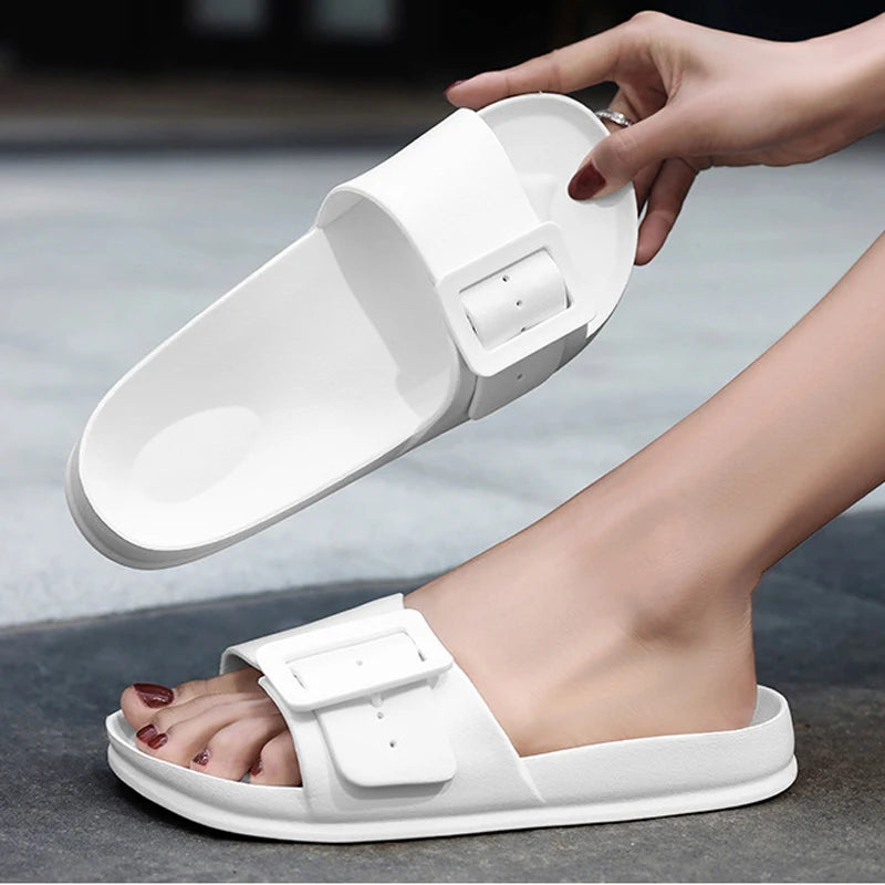 pantofole eleganti bianche da donna per l'estate