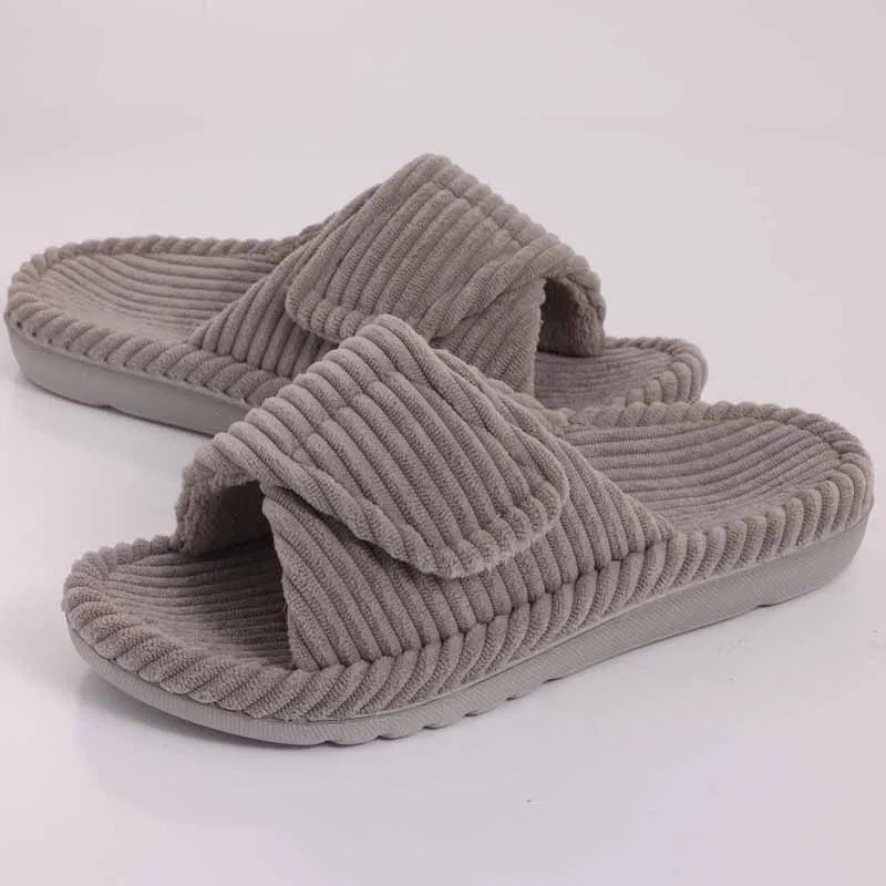 pantofole per piedi difficili